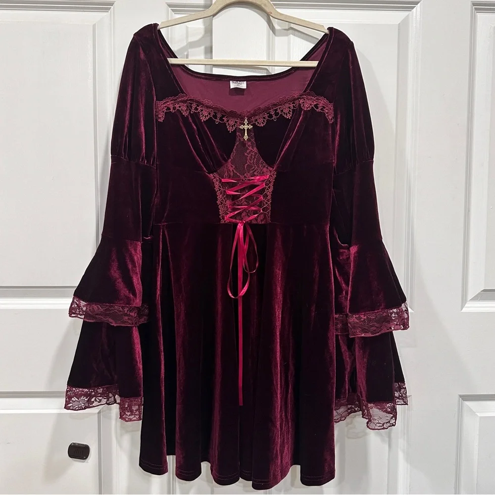 Velvet Lace-Up Dress with Lace Details - Picture 3 of 17